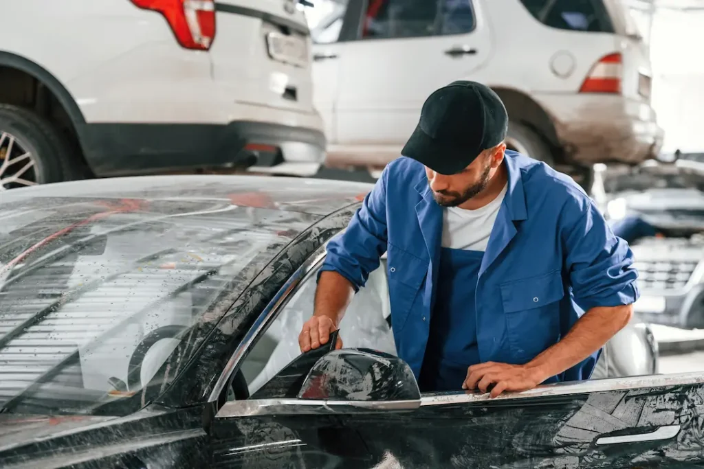 professional auto glass replacement service